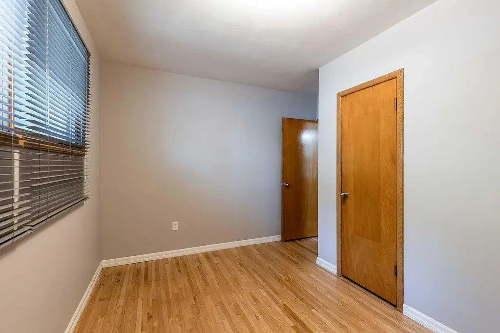 549 2 Street NW Medicine Hat AB T1A 6K2