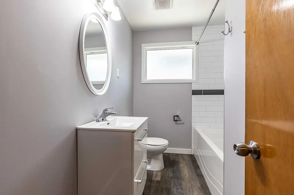 549 2 Street NW Medicine Hat AB T1A 6K2