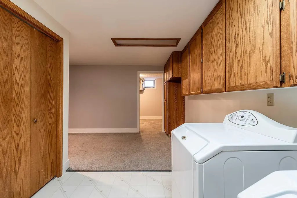 549 2 Street NW Medicine Hat AB T1A 6K2