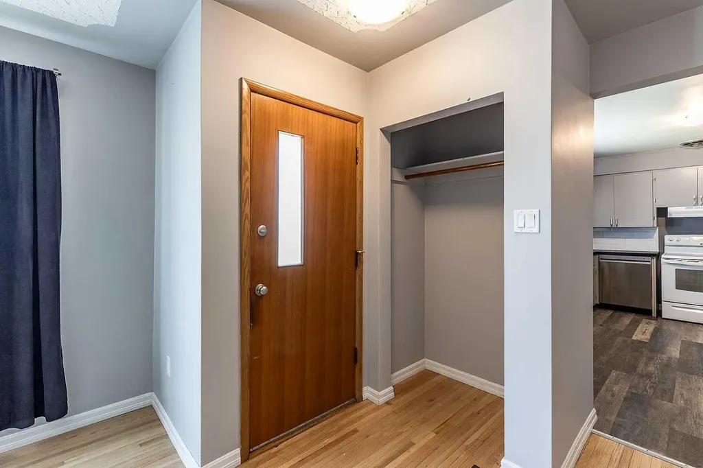 549 2 Street NW Medicine Hat AB T1A 6K2