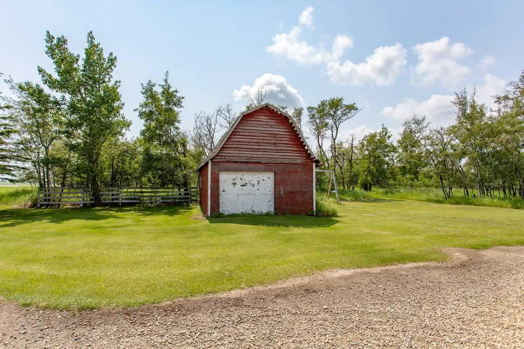 41104 Range Road 274 Rural Lacombe County AB T4L 2N1