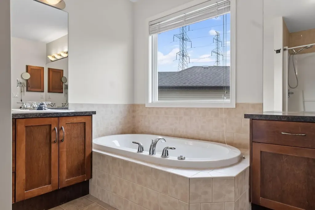 222 West Creek Mews Chestermere AB T1X1S1