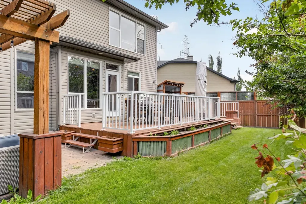 222 West Creek Mews Chestermere AB T1X1S1