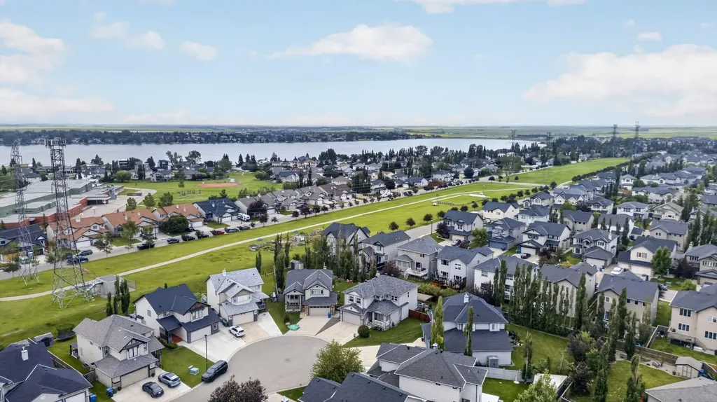 222 West Creek Mews Chestermere AB T1X1S1