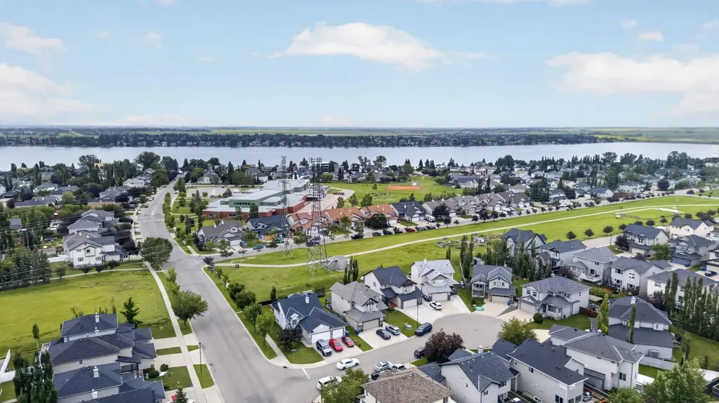 222 West Creek Mews Chestermere AB T1X1S1