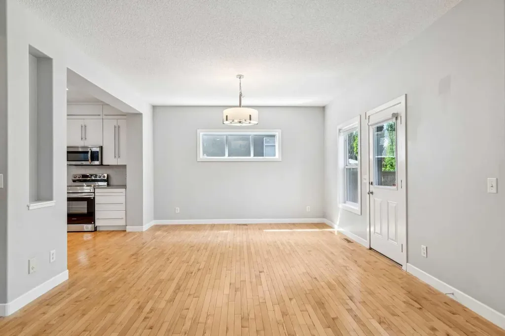 134 Aspen Stone Grove SW Calgary AB T3H 0H4