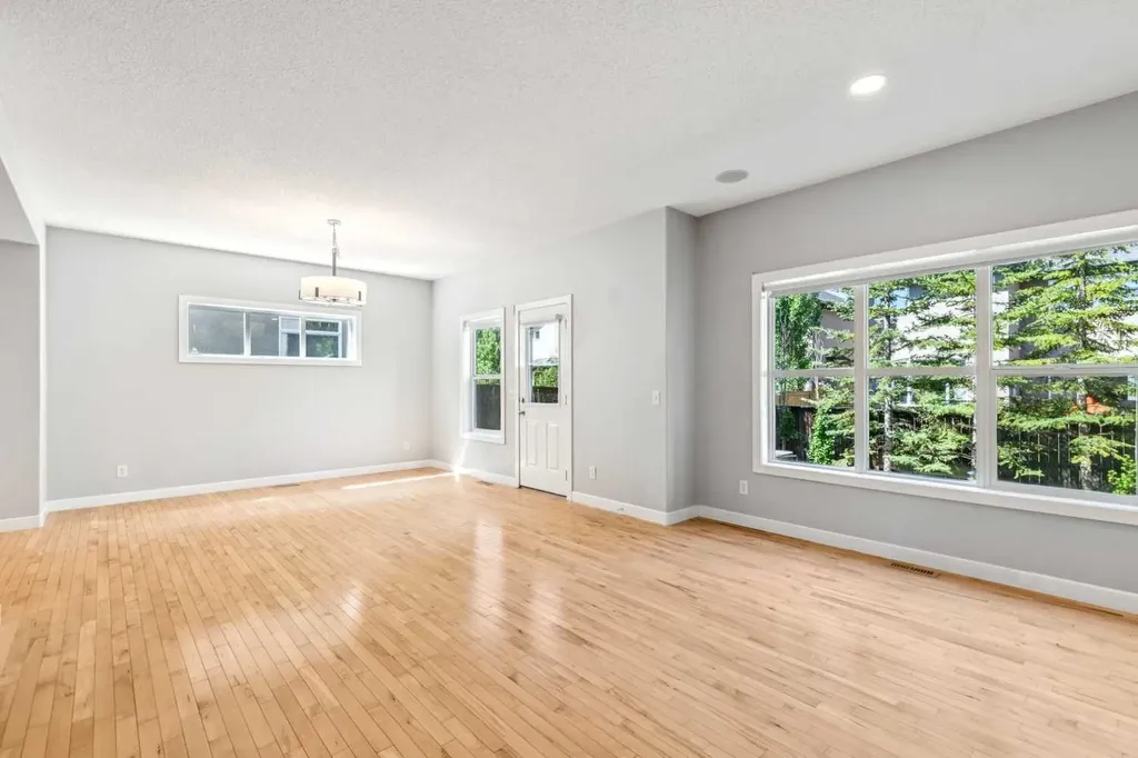134 Aspen Stone Grove SW Calgary AB T3H 0H4