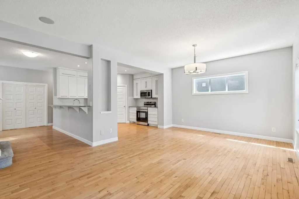 134 Aspen Stone Grove SW Calgary AB T3H 0H4