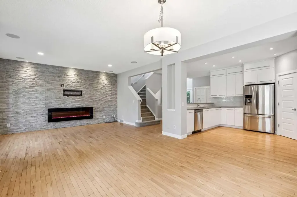 134 Aspen Stone Grove SW Calgary AB T3H 0H4