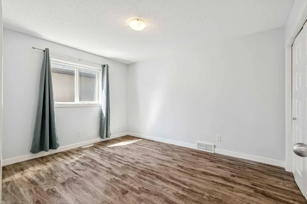 134 Aspen Stone Grove SW Calgary AB T3H 0H4