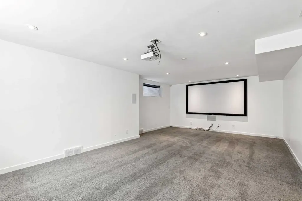 134 Aspen Stone Grove SW Calgary AB T3H 0H4