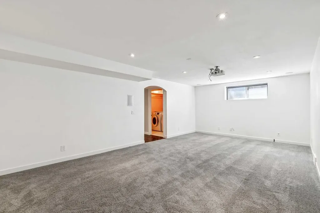 134 Aspen Stone Grove SW Calgary AB T3H 0H4