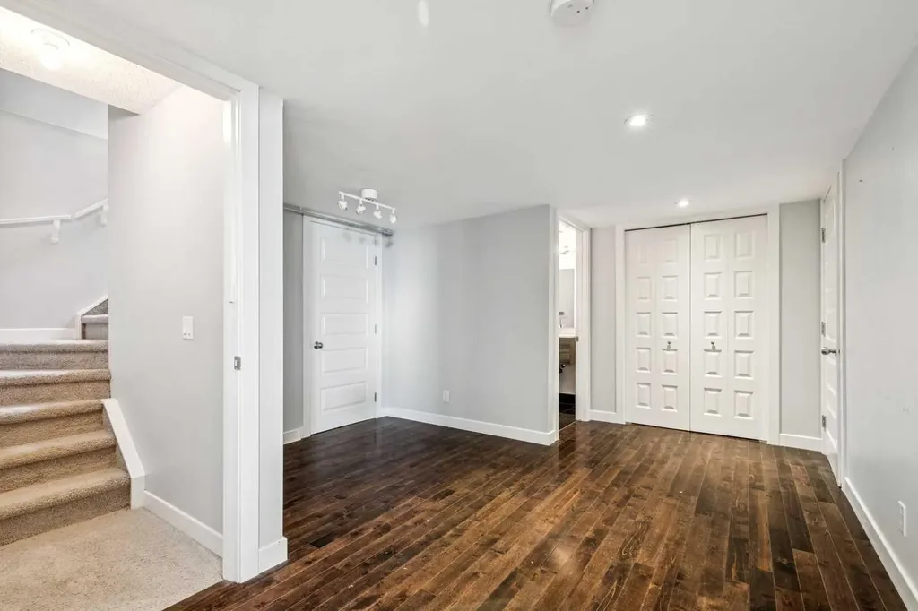 134 Aspen Stone Grove SW Calgary AB T3H 0H4