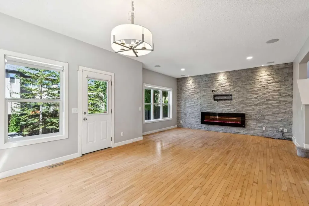 134 Aspen Stone Grove SW Calgary AB T3H 0H4