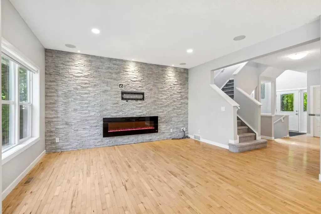 134 Aspen Stone Grove SW Calgary AB T3H 0H4