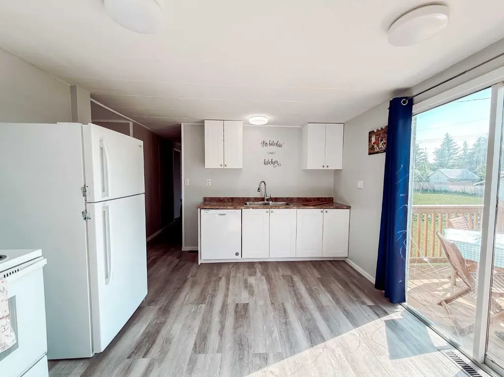 4540 48 Street Rycroft AB T0H 3A0
