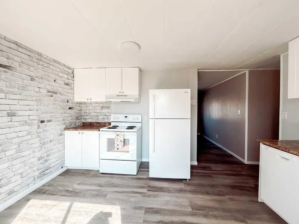 4540 48 Street Rycroft AB T0H 3A0