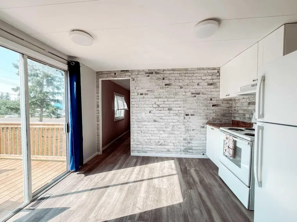 4540 48 Street Rycroft AB T0H 3A0