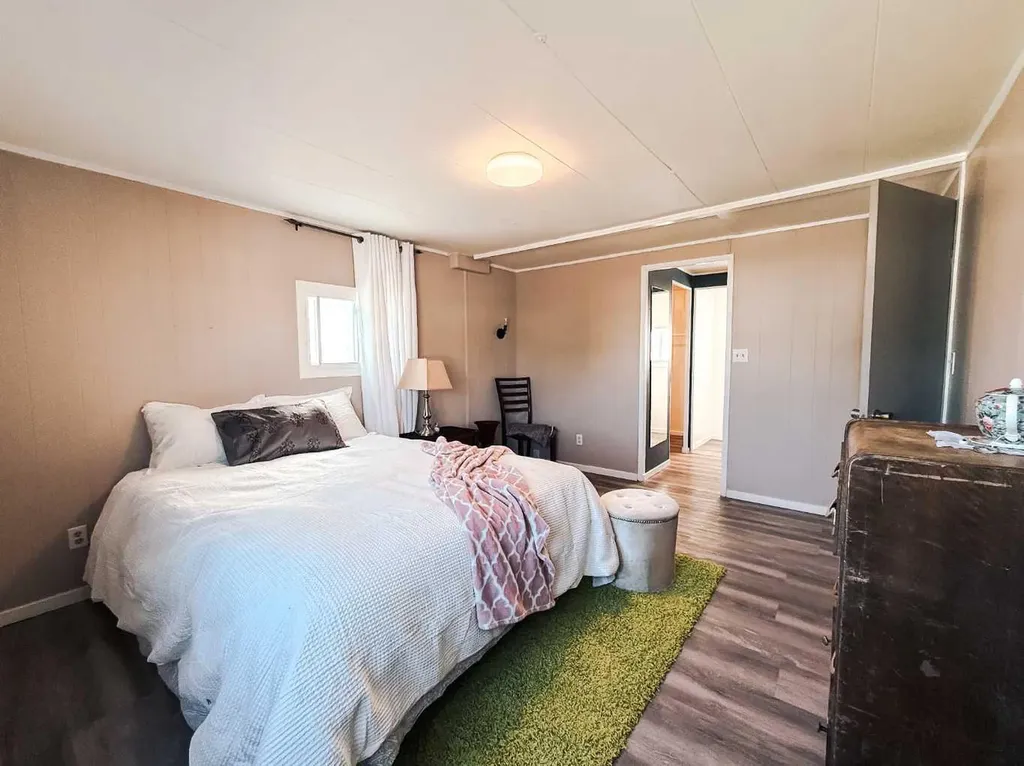 4540 48 Street Rycroft AB T0H 3A0