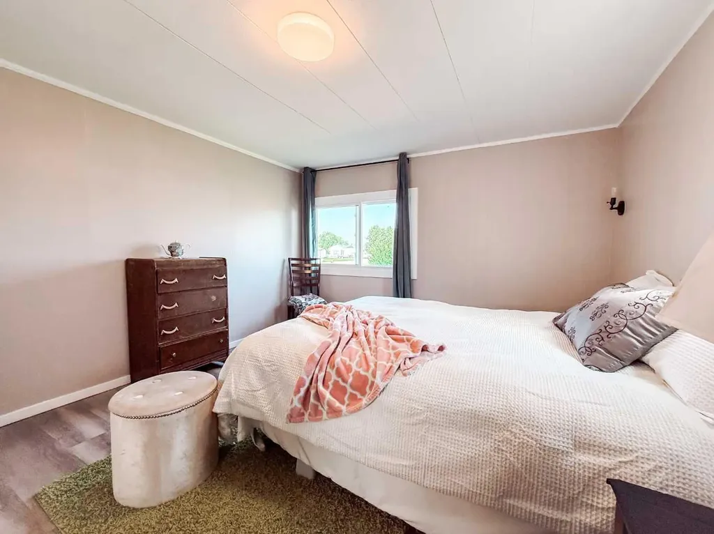 4540 48 Street Rycroft AB T0H 3A0