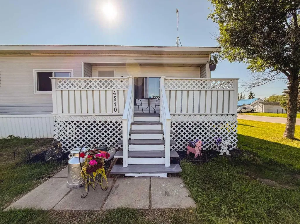4540 48 Street Rycroft AB T0H 3A0