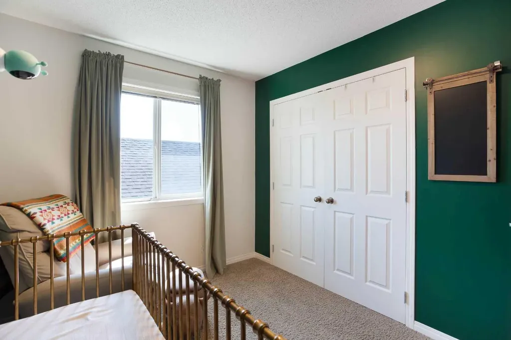 283 Evansdale Way NW Calgary AB T3P0C2