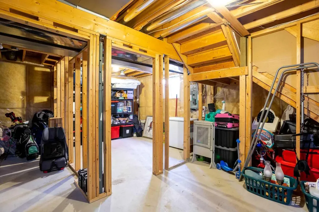 283 Evansdale Way NW Calgary AB T3P0C2
