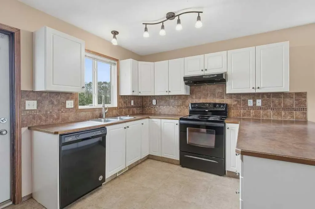 36 Keen Crescent Red Deer AB T4P 4B9