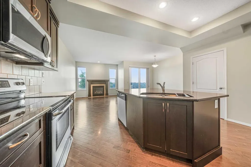 48 Panatella Common NW Calgary AB T3K 0T5