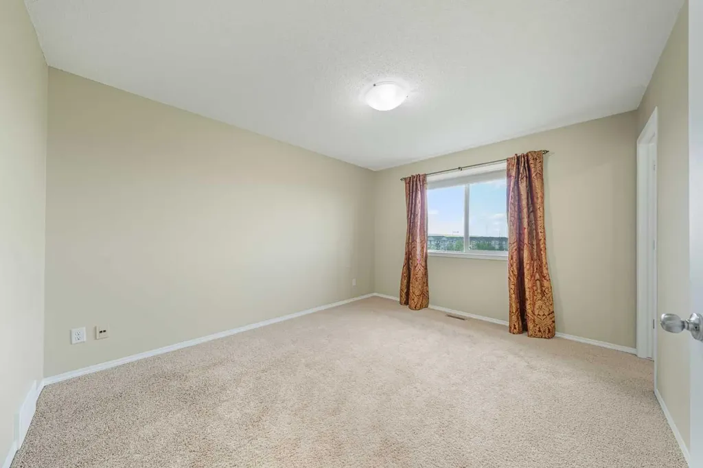 48 Panatella Common NW Calgary AB T3K 0T5