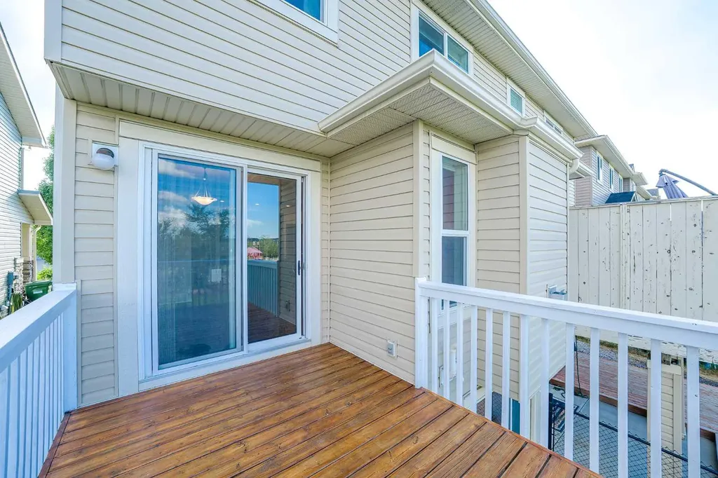 48 Panatella Common NW Calgary AB T3K 0T5