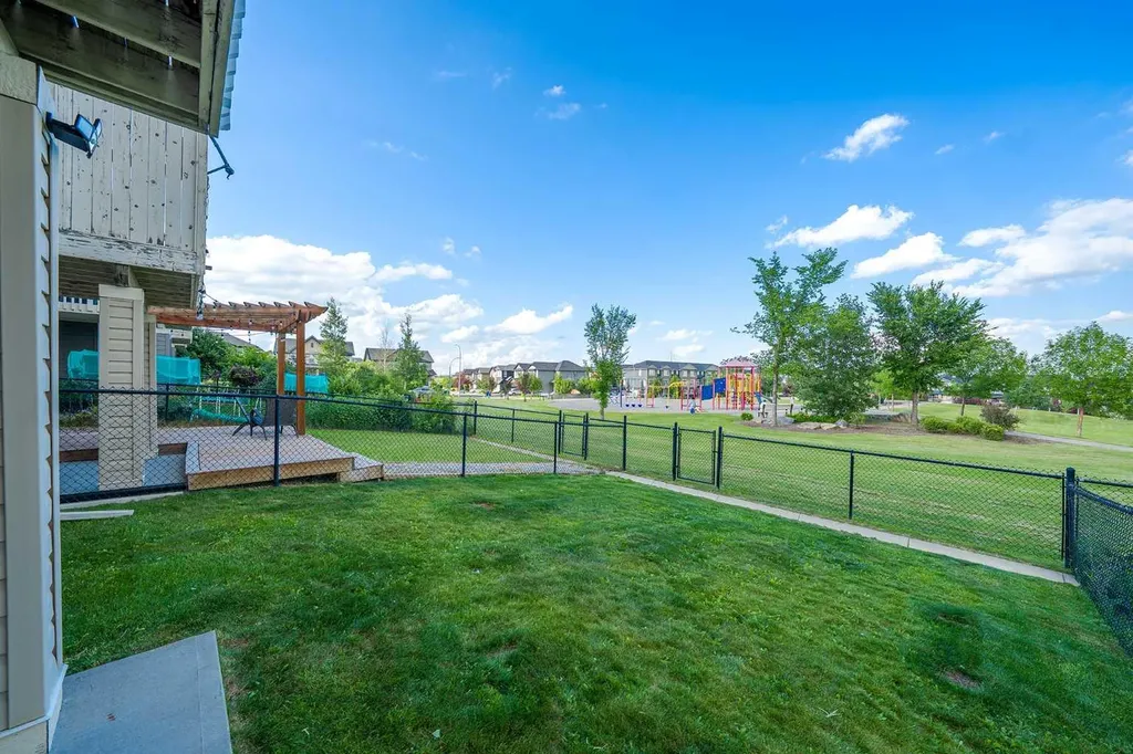 48 Panatella Common NW Calgary AB T3K 0T5