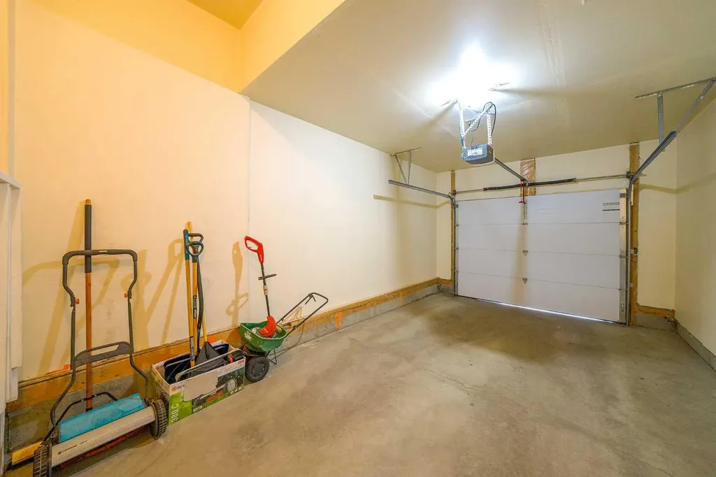 48 Panatella Common NW Calgary AB T3K 0T5