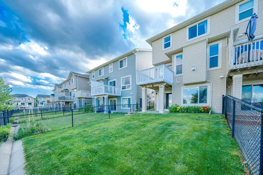 48 Panatella Common NW Calgary AB T3K 0T5