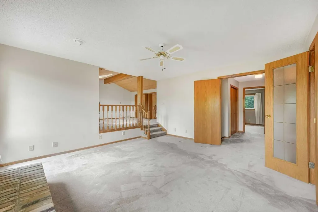 9144 Oakmount Drive SW Calgary AB T2V 4X7