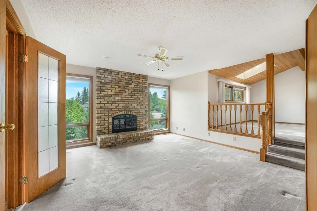 9144 Oakmount Drive SW Calgary AB T2V 4X7