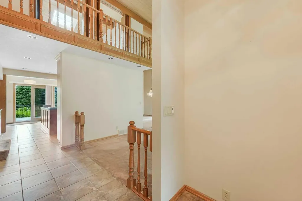 9144 Oakmount Drive SW Calgary AB T2V 4X7