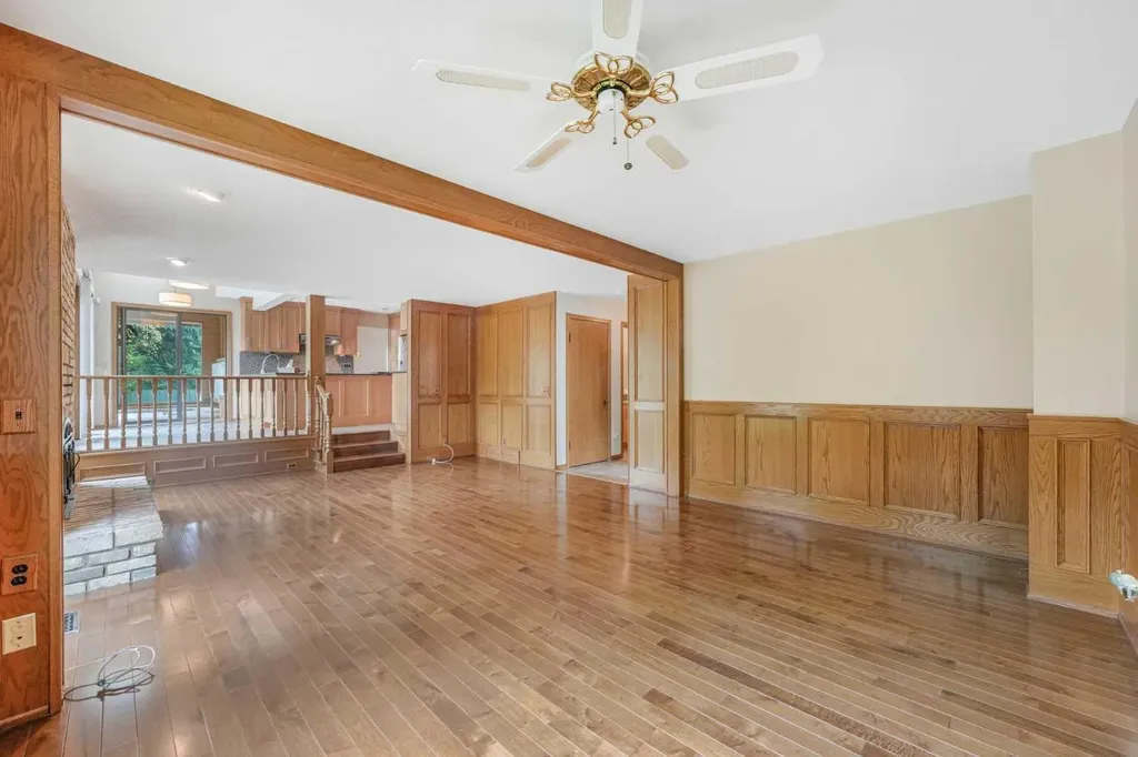 9144 Oakmount Drive SW Calgary AB T2V 4X7