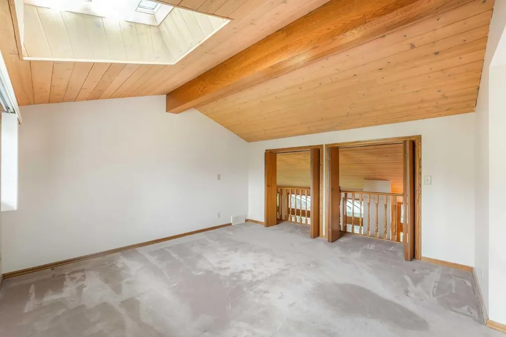 9144 Oakmount Drive SW Calgary AB T2V 4X7