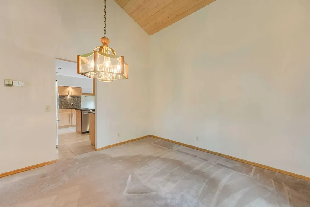 9144 Oakmount Drive SW Calgary AB T2V 4X7