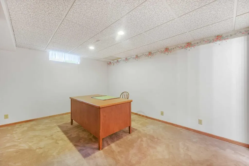 9144 Oakmount Drive SW Calgary AB T2V 4X7