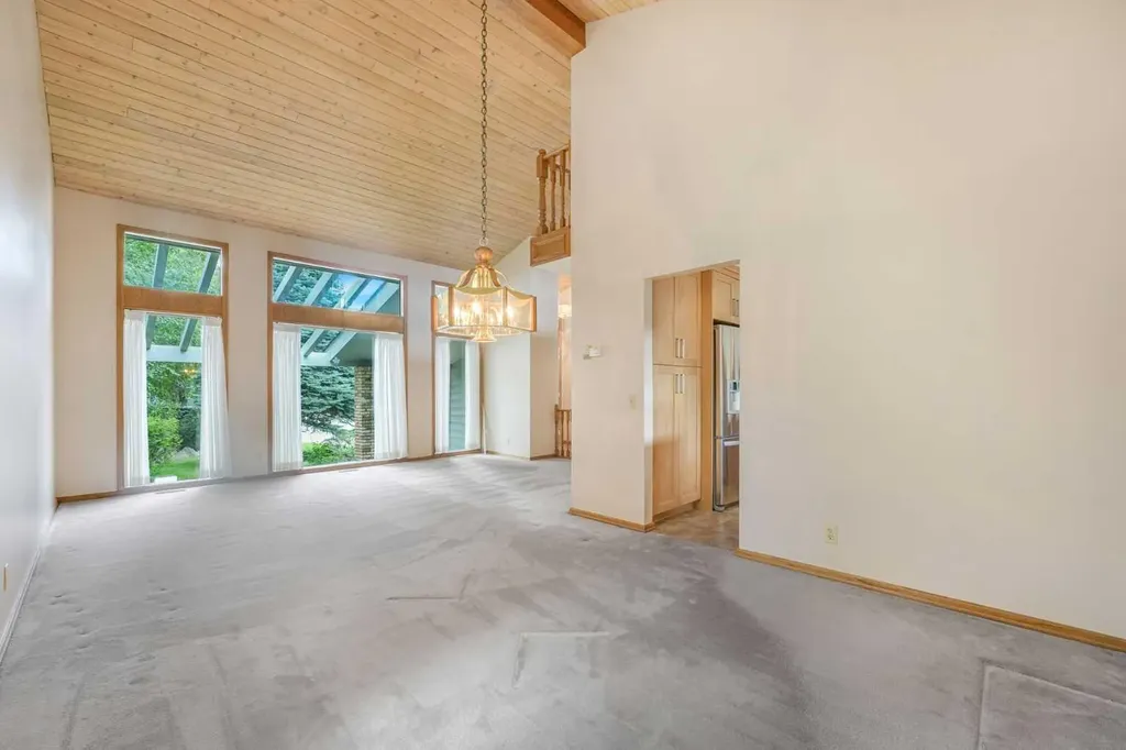 9144 Oakmount Drive SW Calgary AB T2V 4X7