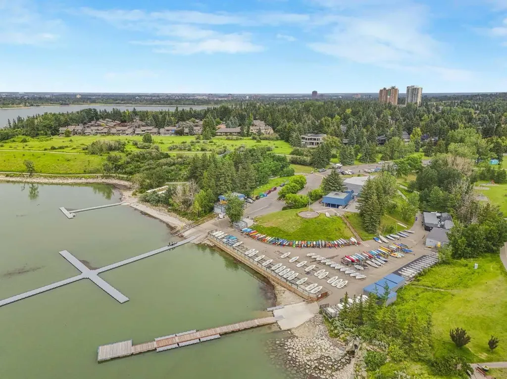 9144 Oakmount Drive SW Calgary AB T2V 4X7
