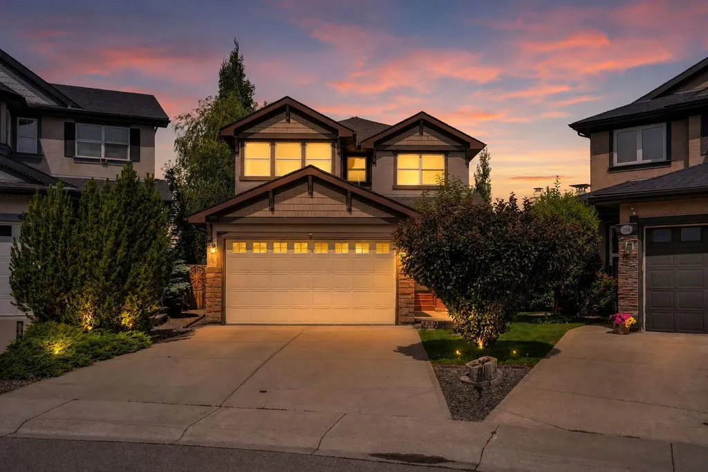 212 Everbrook Way SW Calgary AB T2Y 0E8