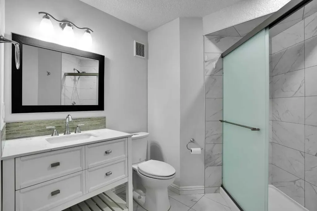 212 Everbrook Way SW Calgary AB T2Y 0E8