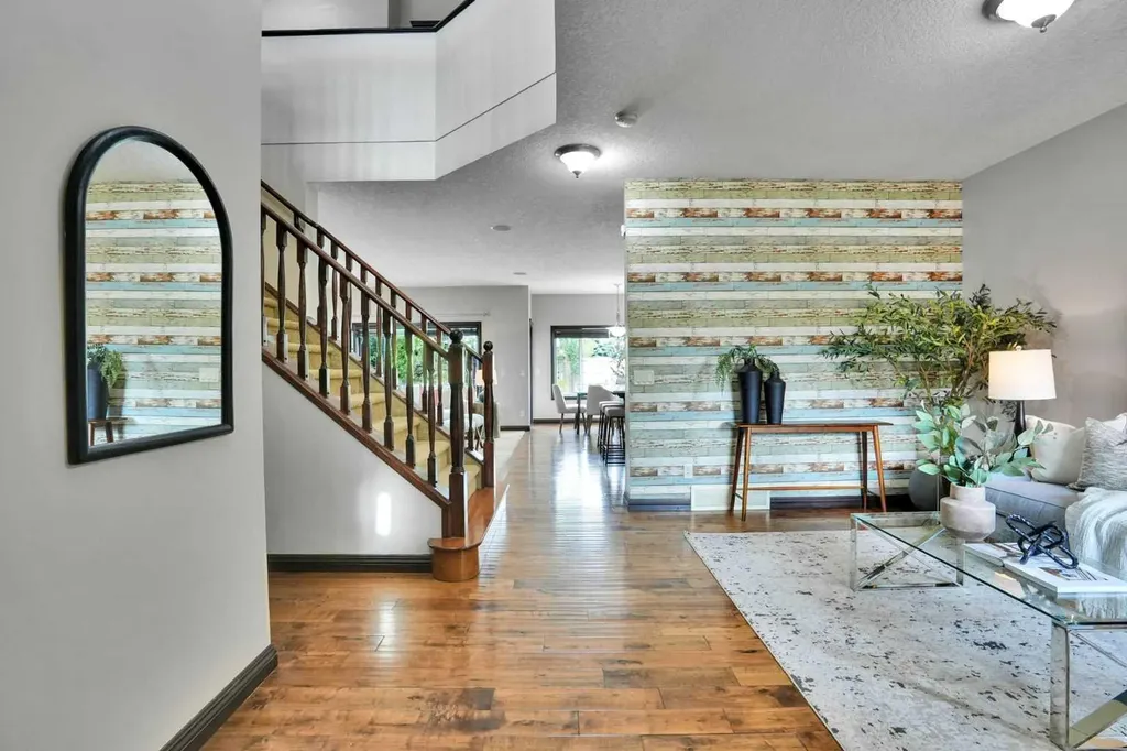 212 Everbrook Way SW Calgary AB T2Y 0E8