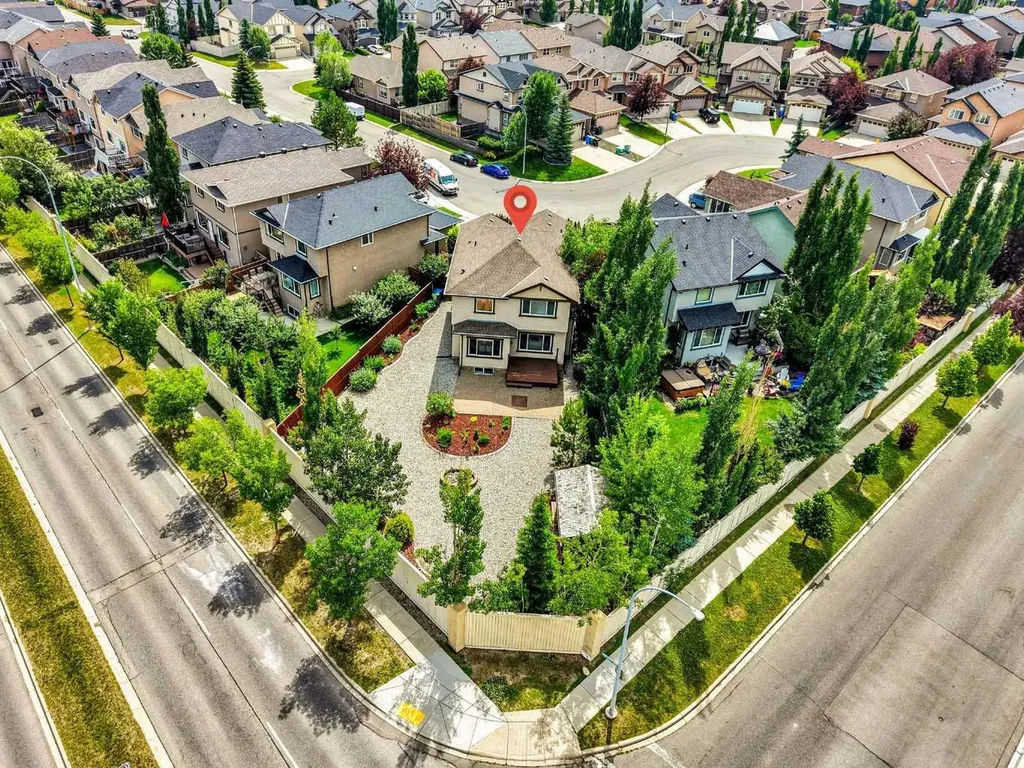 212 Everbrook Way SW Calgary AB T2Y 0E8