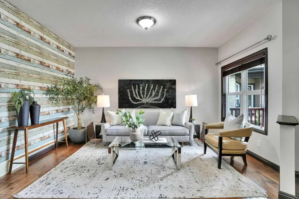 212 Everbrook Way SW Calgary AB T2Y 0E8