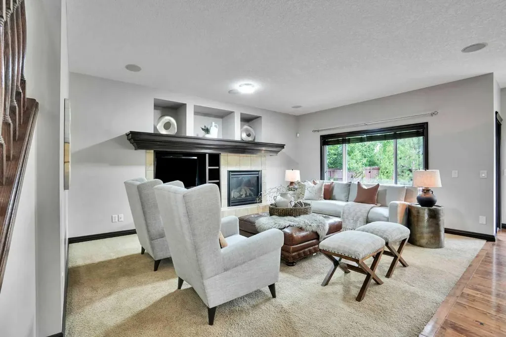 212 Everbrook Way SW Calgary AB T2Y 0E8