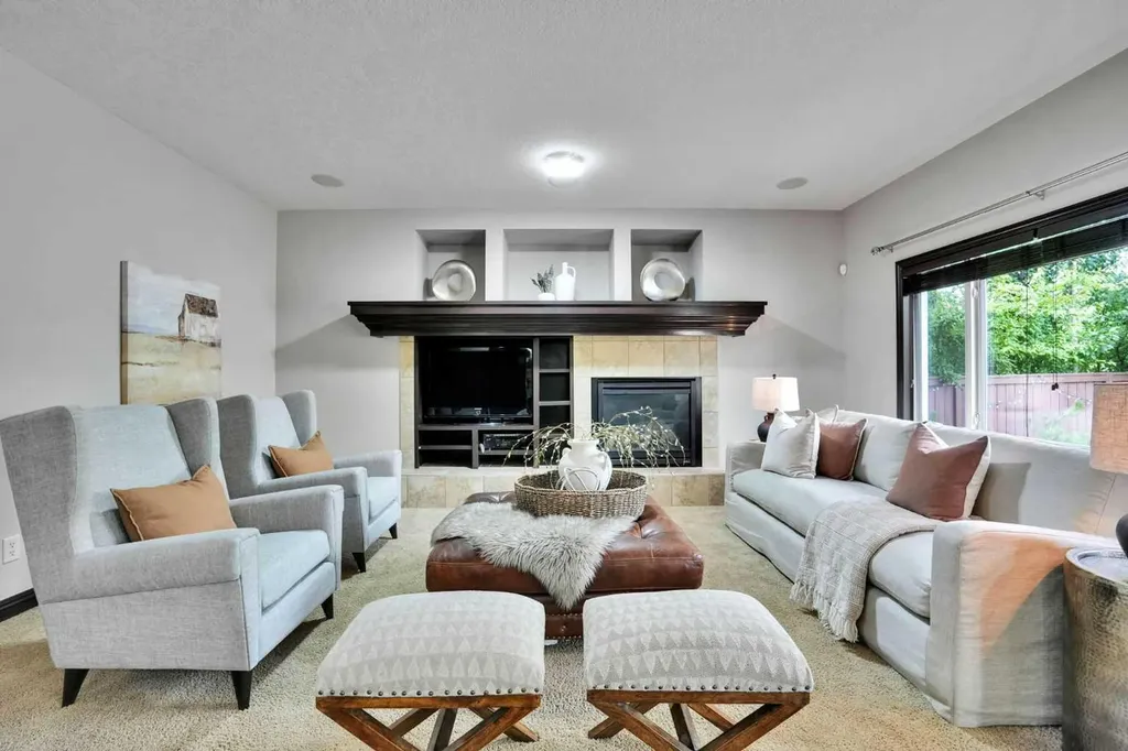 212 Everbrook Way SW Calgary AB T2Y 0E8